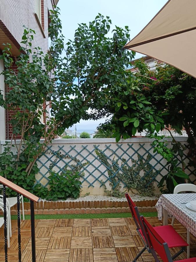 Paraiso Soleado: Piso Con Terraza, Piscina Y Garaje A 5 Min De Playa กาสโตร-อูร์เดียเลส ภายนอก รูปภาพ