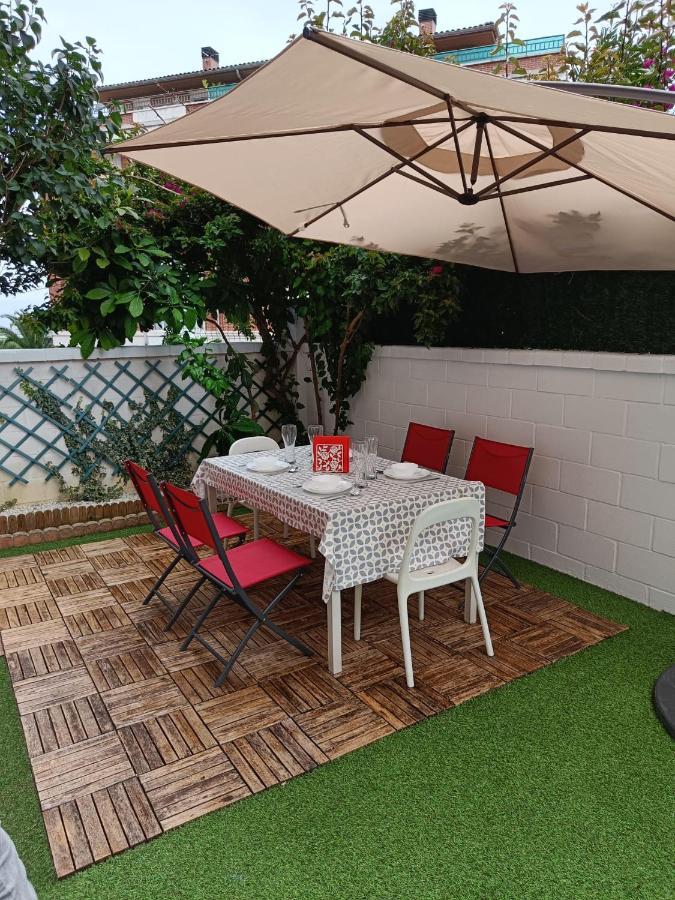 Paraiso Soleado: Piso Con Terraza, Piscina Y Garaje A 5 Min De Playa กาสโตร-อูร์เดียเลส ภายนอก รูปภาพ